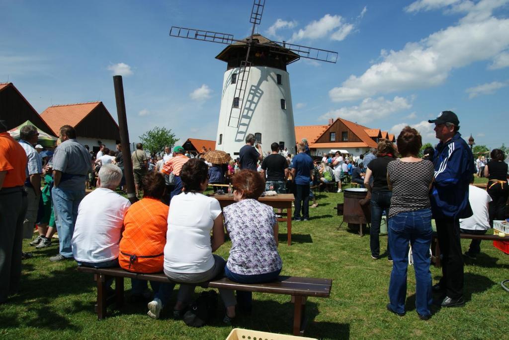 Bukovansky Mlyn Bukovany Esterno foto