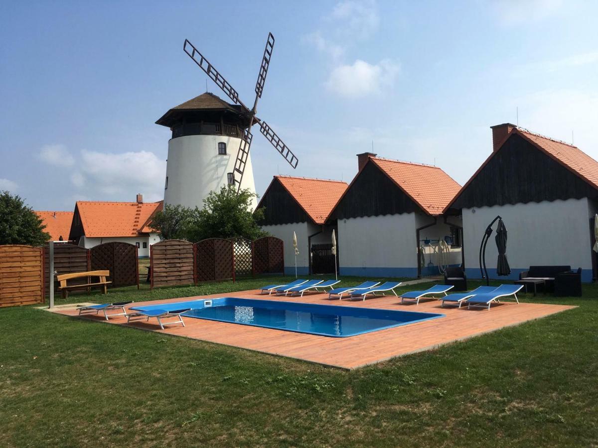 Bukovansky Mlyn Bukovany Esterno foto